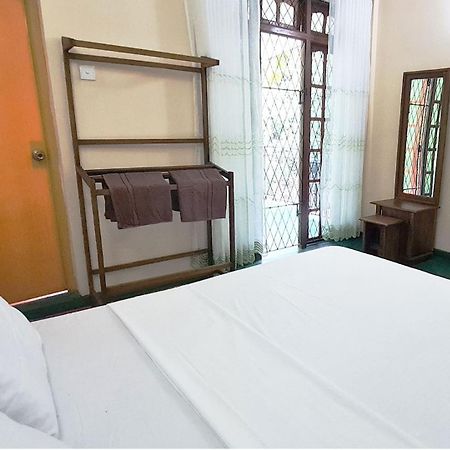 Kandy Guest House Kiribathkumbura Esterno foto